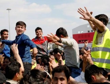 Ρέει το χρήμα από την ΕΕ προς την Ελλάδα αλλά για τους αλλοδαπούς: 280 εκατ. € για να μπουν σε διαμερίσματα